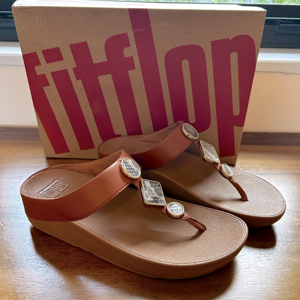 Fitflop Leia Wedge Thong Sandals Light Tan NIB